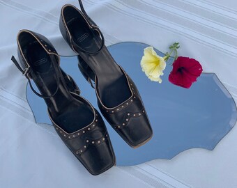 Pre Loved Shoes Vintage Handbags shoes clothing Pre Loved Shoes Vintage Handbags shoes clothing