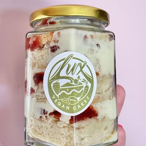 Vegan Victoria sponge cake medium jar