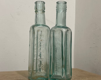 Vintage klar Glas Sauce Flaschen - Satz von zwei