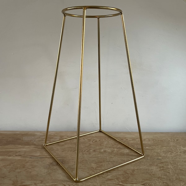 Metal contemporary plant stand - gold