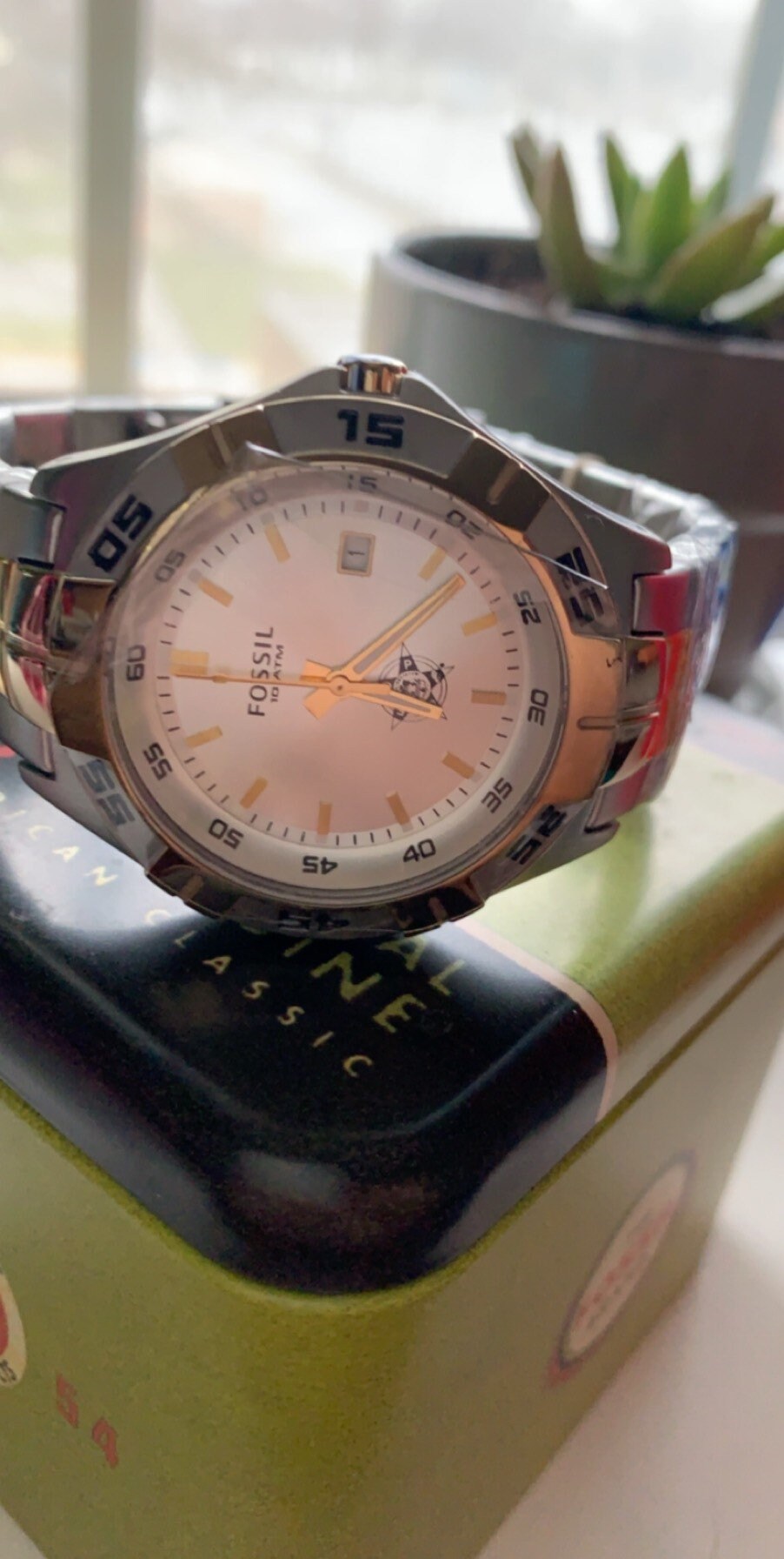 Fossil Watch and Vintage Tin - Etsy 