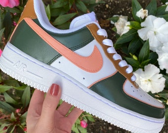 Aangepast handgeschilderd kleurenblok Nike Air Force 1's, groen, perzik, bruin, herfstkleuren, omtrek