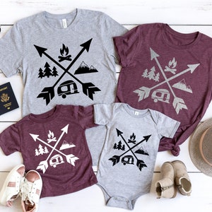 Crossed Arrow Camping FAMILY Shirt, Camping Crew Shirt, Happy Camper Shirt, Camping Caravan Shirt, Randonnée, Nature Lover Gift, Adventure Shirt