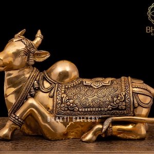Brass Nandi Statue, Gatekeeper of Shiva & Parvati, 29 cm big brass Sacred Bull Statue, Shiv Sevak, Religious home Decor, Metal Nandi Idol