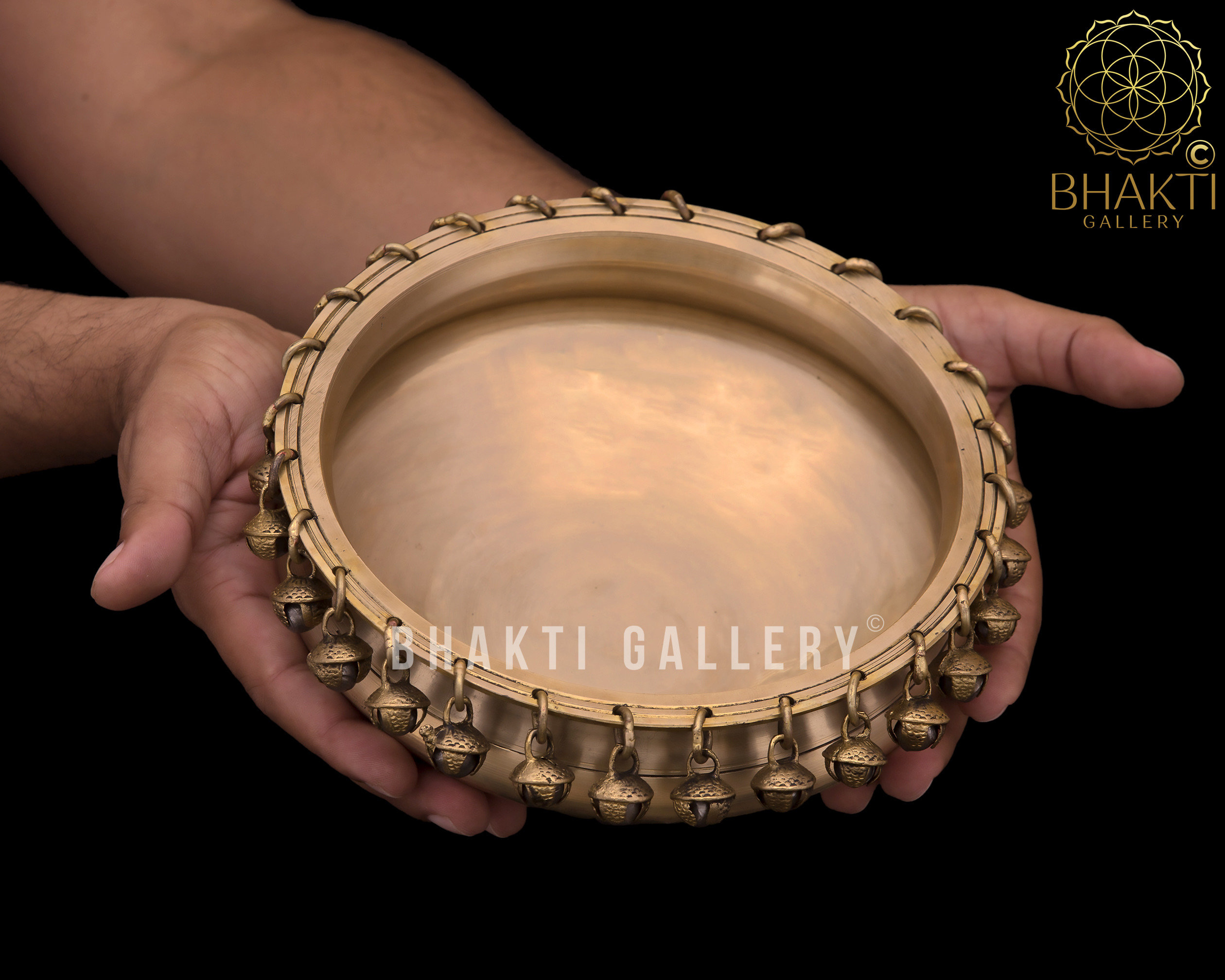 Small Brass Urli with Bells, 15 cm or 20 cm Brass ghungroo Urli, Traditional Indian Brass Urli Bowl, House warming gift, Center table Decor
