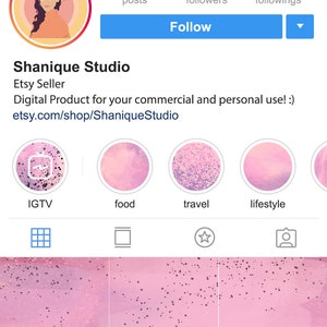 Puede incluir: Captura de pantalla del perfil de Instagram de Shanique Studio. La foto de perfil es una mujer con gafas de sol. El perfil tiene 457 publicaciones, 76K seguidores y 809 seguidos. El perfil es un vendedor de Etsy que ofrece productos digitales.