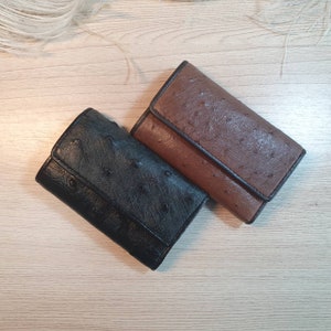 Cartera con estuche para llaves compacto de piel de avestruz auténtica