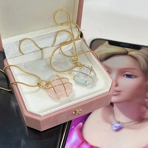 Barbie Diamond Castle Matching Friendship Necklace Heart Crystal Gemstones & Gold Pleated