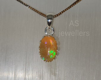 Colgante de ópalo natural: joyería de plata de ley con piedra natal de octubre