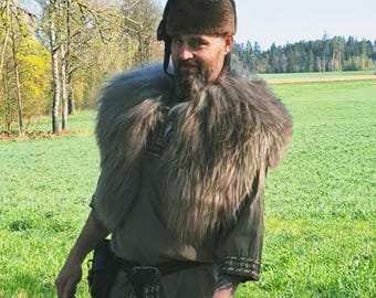 Greige shoulder fur made from genuine Icelandic sheep – Taupe – LARP Viking cloak fur collar natural – Handmade unique piece in 2 sizes