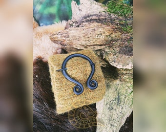 Fibel Snegga iron garment clasp - hand forged medieval coat cape fabric fur brooch Viking Celts Romans Larp reenactment