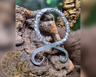 Troll Cross Silver Twisted - hierro forjado a mano Orco Wicca Chamán Medieval Larp Vikingo Princesa Nórdica Bruja Pagan Boho