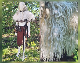 UNIEK wit krullend schouderbont Heidschnucke Vikings John Snow GoT Ragnar Larp Middeleeuws schouderbont IJsland Scandinavische schapenvacht