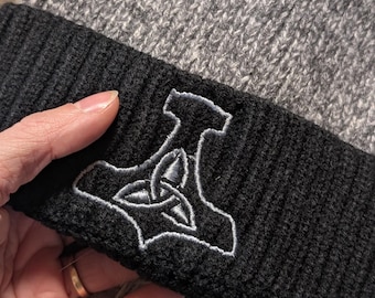 Warm knitted hat - soft & stretchy - winter hat embroidered with Vegvisir, Thor's hammer or Sleipnir - ideal gift for Vikings, Cletics