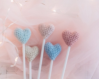 Free crochet pattern of heart lollipop, easy crochet patterns, amigurumi free pattern lollipop, beginner crochet patterns, mini lollipop