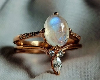 Vintage Oval Moonstone Engagement Ring: 18k Yellow Gold Promise Ring