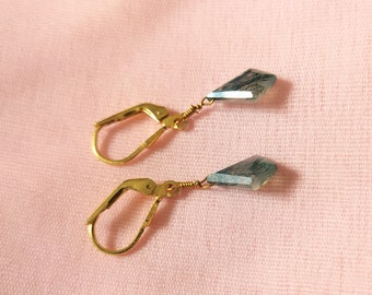 Handmade Moss Agate Earrings: 925 Sterling Silver Kite Drop Earrings