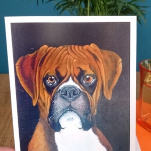 Leuke wenskaart met een hoopvol kijkende boxer hond image 2