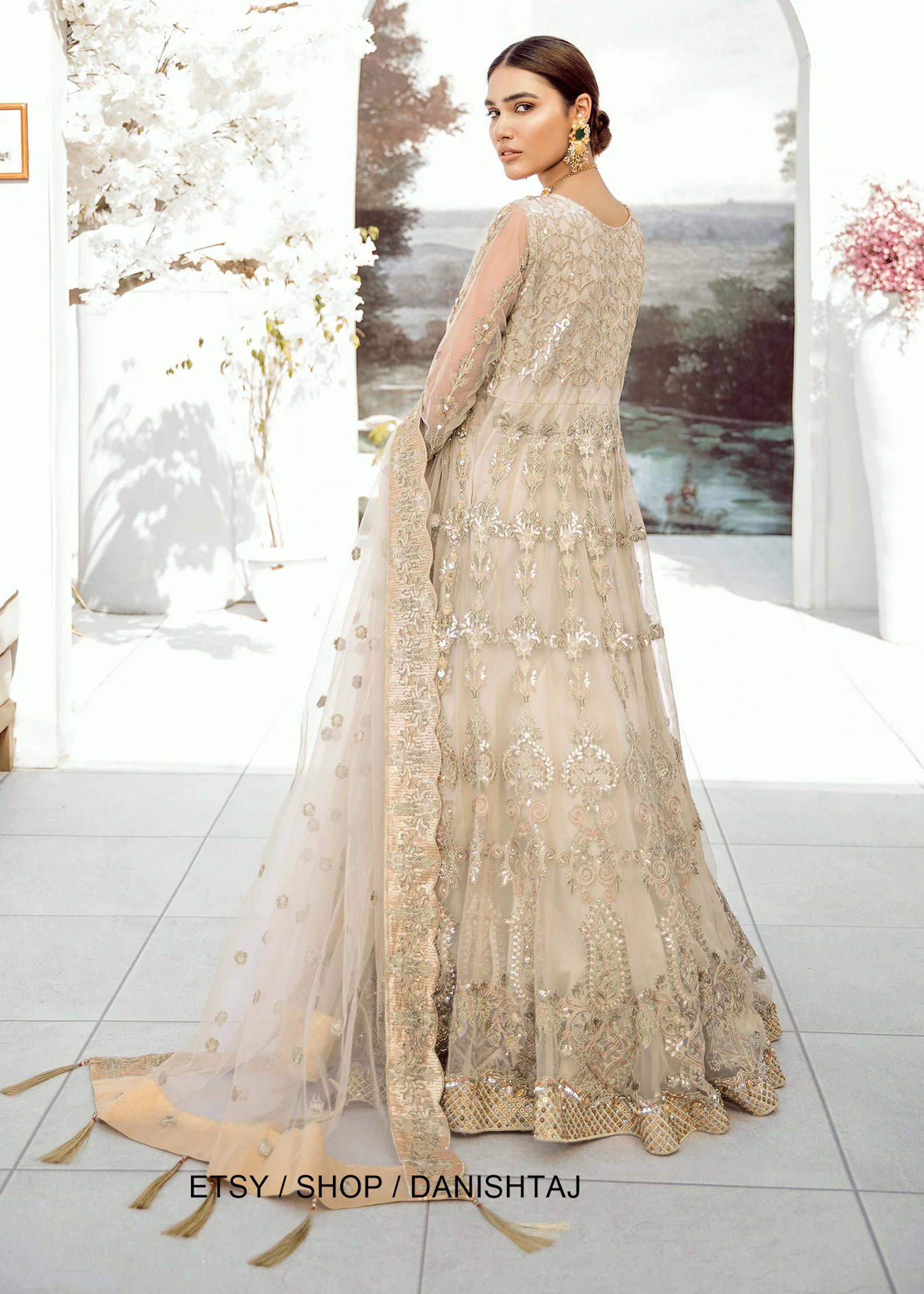 Robe Lehenga Pakistanaise Bollywood - Satin De Soie, Brodée, Taille Jusqu'à 106cm