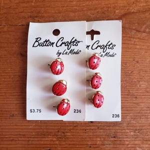 vintage La Mode #236 boutons coccinelle des années 1980 or rouge neufs fabriqués en France 13 mm