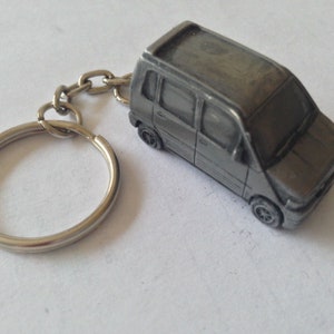 classic car pewter effect Daihasu Move ref53 car keyring  or pin badge classic car