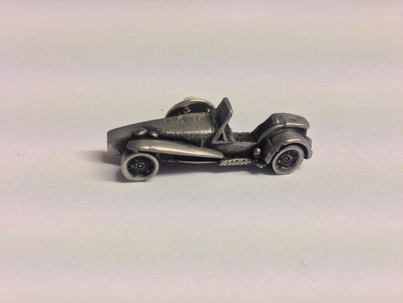 classic British car 7 Series 3 \u201cCycle Wing Special\u201d ref117 car keyring or pin badge classic car
