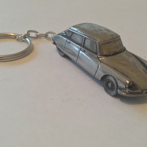 classic French car pewter effect  DS2 Early Version ref38 car keyring  or pin badge classic car