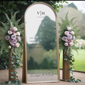 DIY wedding selfie photo mirror welcome sign vinyl text writing decal