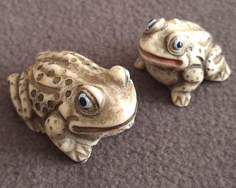 Vintage Carved Resin Frog Figurines, Taiwan, 1970s