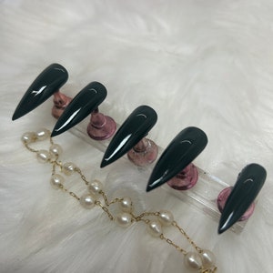 Forest Witch-Glossy Dark Green Gothic Gel Nails- Green Gel Nails /Green Glossy Luxury Gel Press On Nails/Witchy Nails