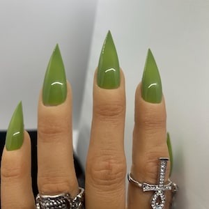 Serpent Spell-Glossy Green Gel Nails- Luxury Gel Press On Nails/ Green Nails/Witchy Nails/Green Goth Nails/Vamp Gel Nails