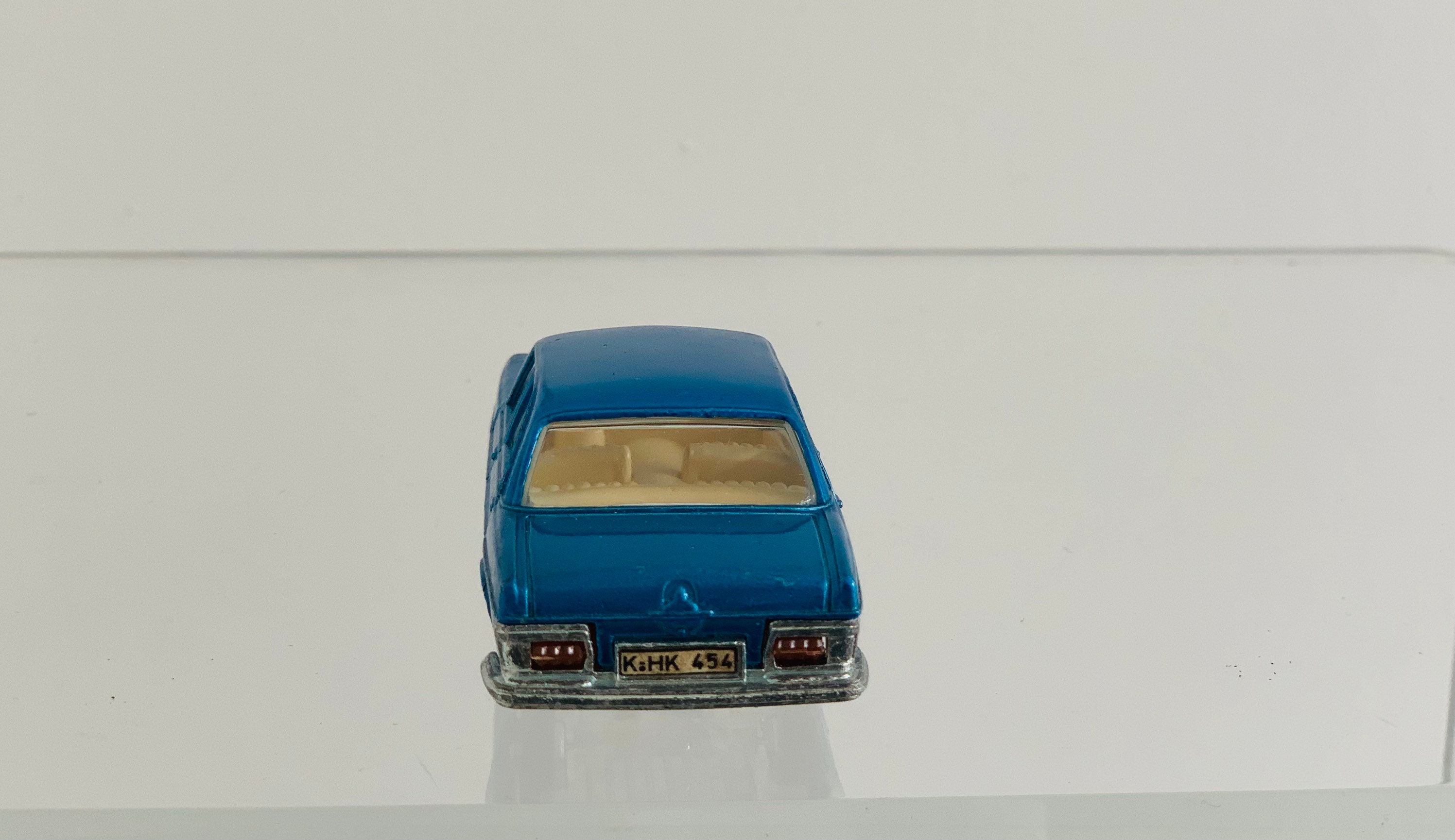 DINKY TOYS 160 MERCEDES-BENZ 250 SE AVEC PILE WONDER | UK