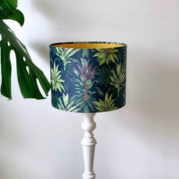 Handmade Hawaiianische Ti Pflanzen Lampenschirm | Boden-/Tischschirm | Anhänger | Auf Bestellung | Tropisch | Pflanzen | Grün | Cordyline Fruticosa |