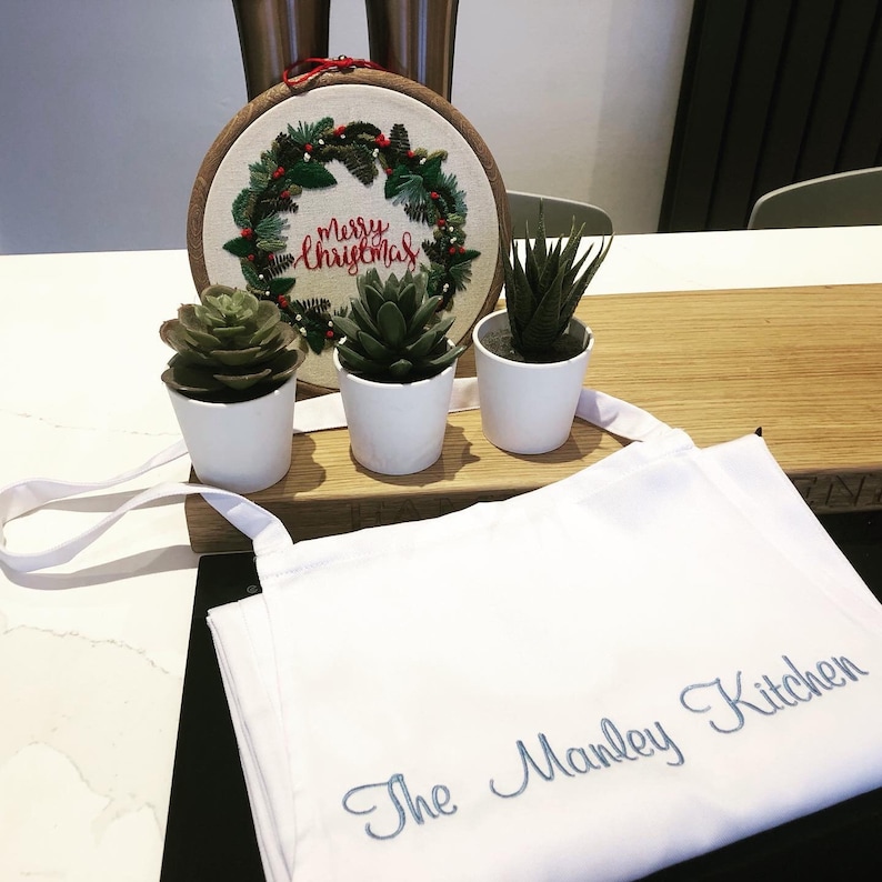 Gift boxed 100/% white cotton Embroidered Apron and matching T Towel