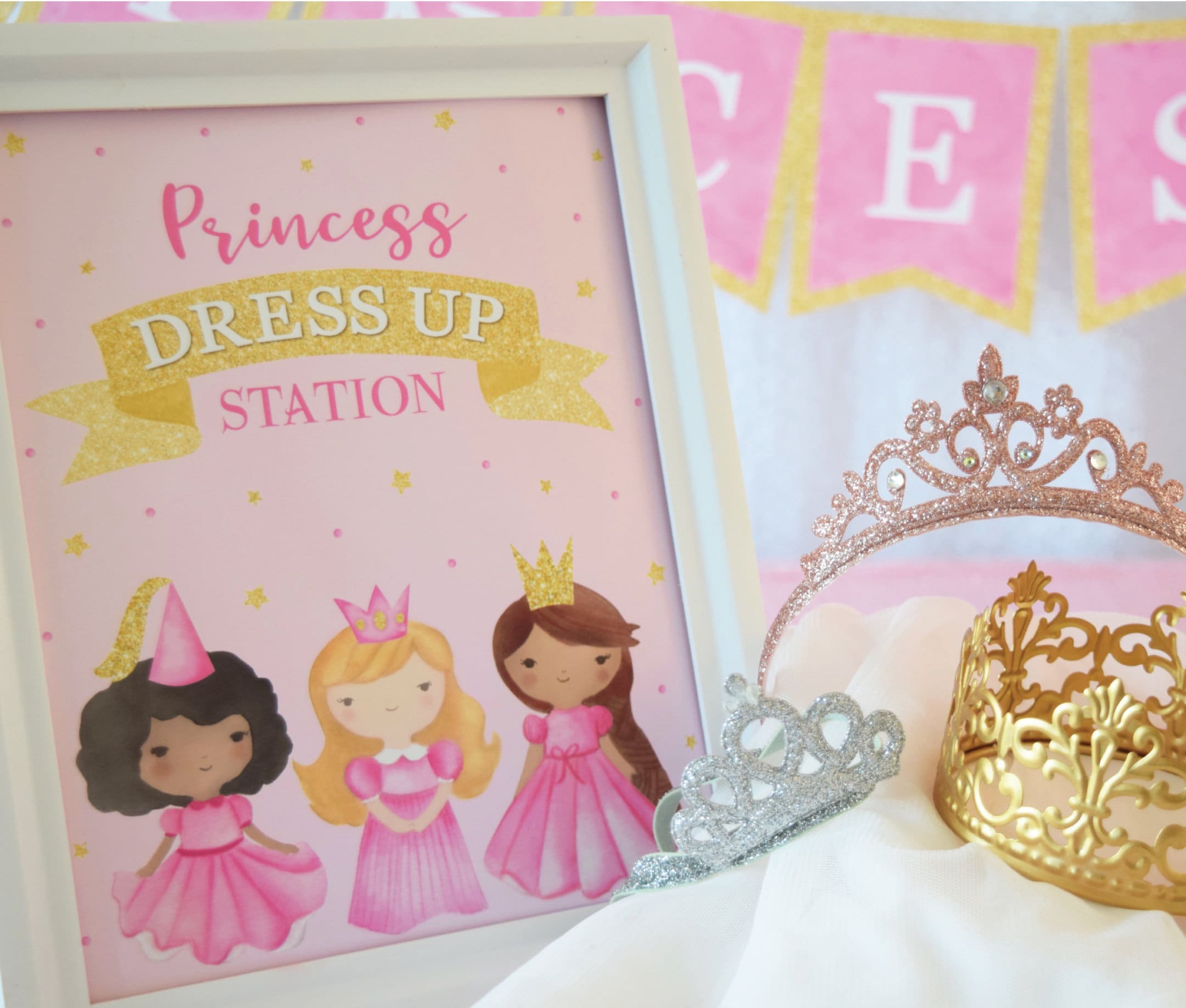 8+ Dress Up Station