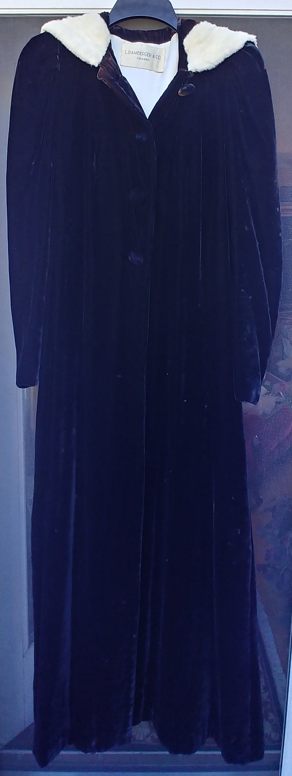 Vintage 1930's - 1940's Women's Black Silk VELVET