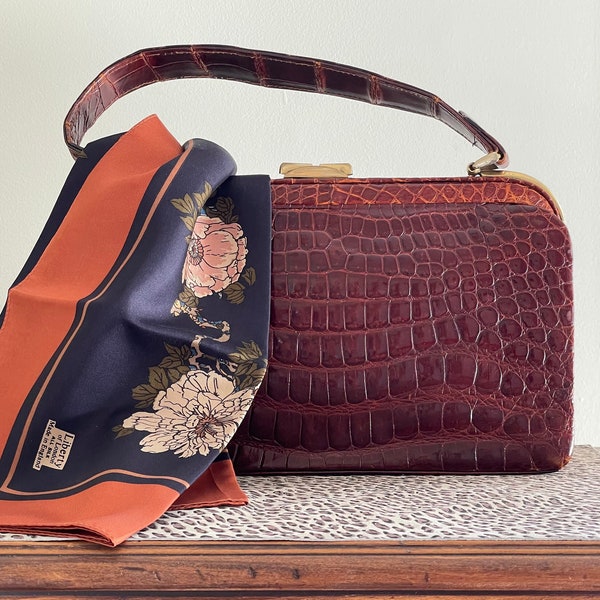 Vintage 60s Genuine Chestnut Brown Alligator Handbag/Large Alligator Handbag/Metal Frame Alligator Bag/13 in x  7 in/Gift For Her