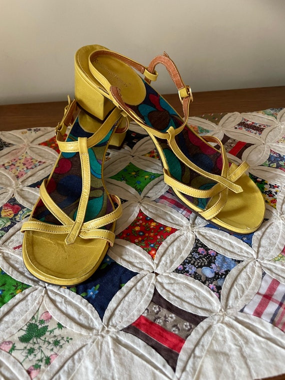 Vintage 70s Yellow Summer Sandals/70s Strappy Summ