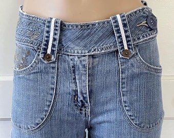 Y2K Embroidered Denim Jeans: Light Wash Vintage Women's Jeans