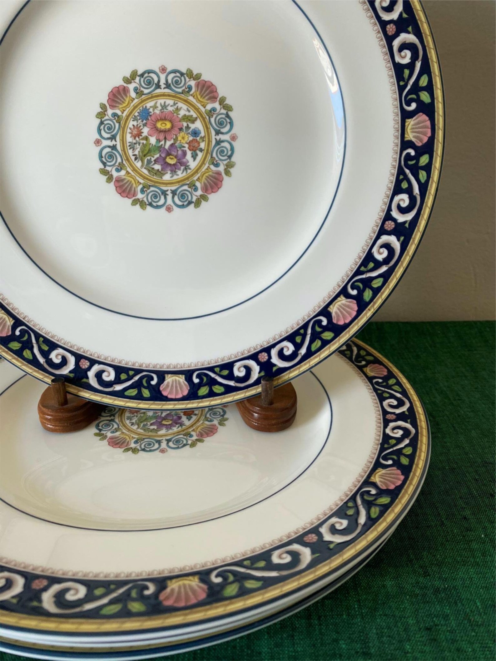 Set 4 Wedgwood RUNNYMEDE BLUE Dinner Plates Made in England Etsy