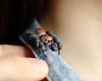 Jumping spider pin super realistic poseable figurine