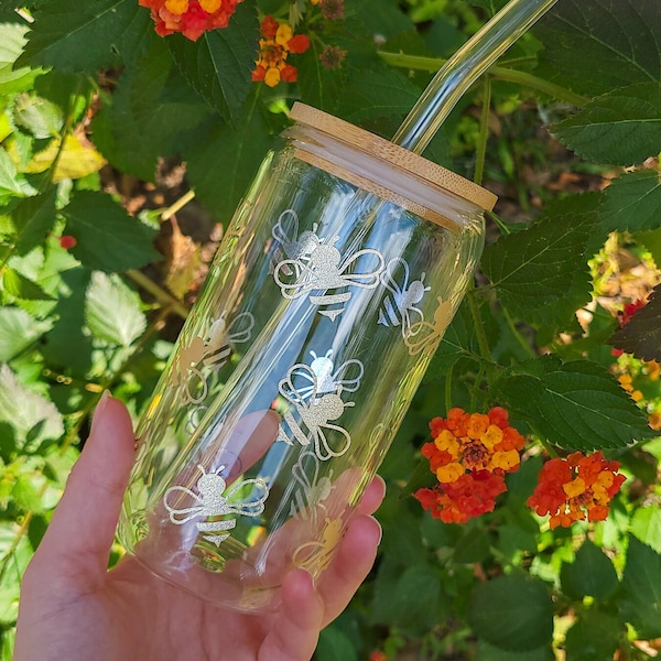 Shimmery Honey Bee Glass Cup, Spring Honeybee Iced Coffee Cup, Spring Aesthetic Glass Tumbler, Reusable Coffee Cup With Lid And Straw