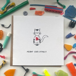 Miaou Noël ! Carte de Noël chat mignon, carte de Noël durable, plastique nettoyé à la plage, carte de Noël écologique, Noël décalé