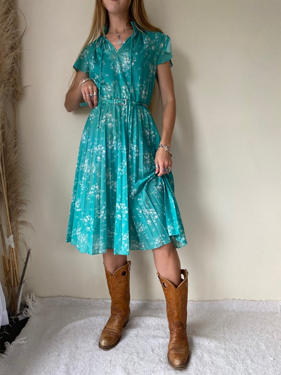 Vintage green pleated floral midi dress - Gem