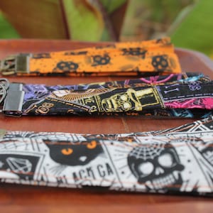 Halloween Key Fob, Key Chain, Key Lanyard, Key Wristlets Tarot/Black Cats   Pattern