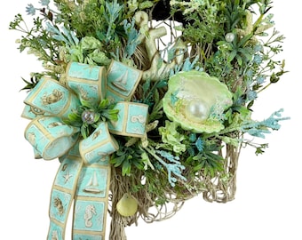 Guirlanda Costeira em Tons de Menta, Decoração para Porta de Entrada de Praia, Guirlanda Náutica de Conchas com Rede de Pesca, Enfeite de Porta de Verão, Decoração de Casa de Campo Costeira