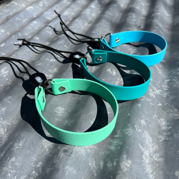 1 inch Easy on and off Adjustable Bungee Dog Collar. Fits Dogtra 1900s e-collar and Dogtra Arc or Any Other 1 inch Training Collar.