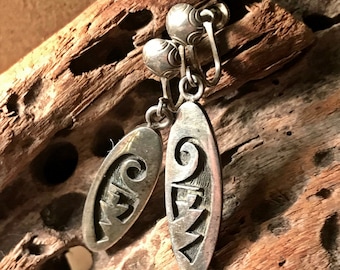Signed - Manuel Hoyungowa, Hopi. Vintage Sterling Silver Overlay