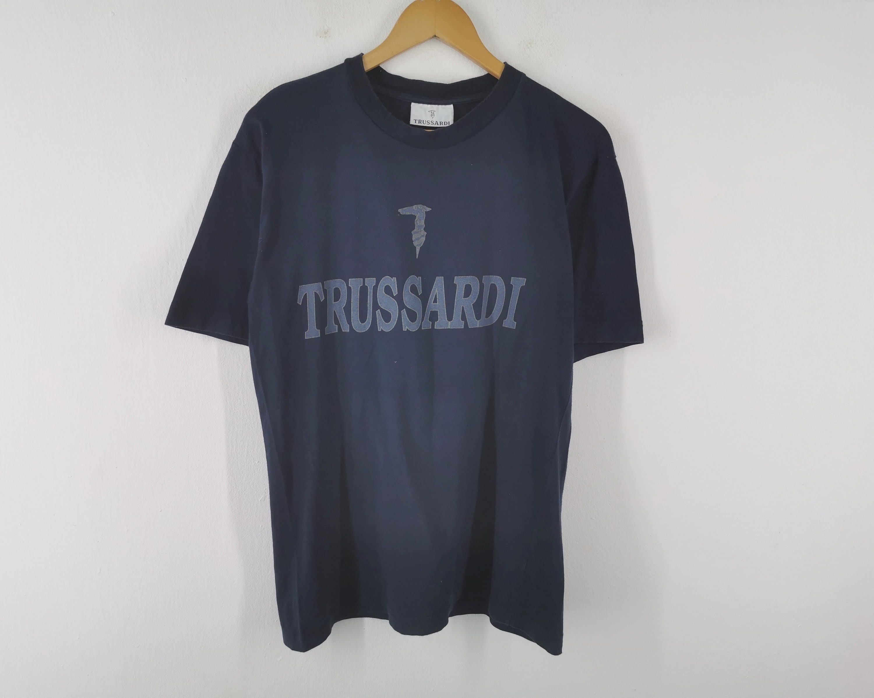  Trussardi Jeans Men's Short Sleeved Round Neck t-Shirt Item  52T00297 T-Shirt Cotton Regular FIT, E295 Meteorite, Medium : Clothing,  Shoes & Jewelry