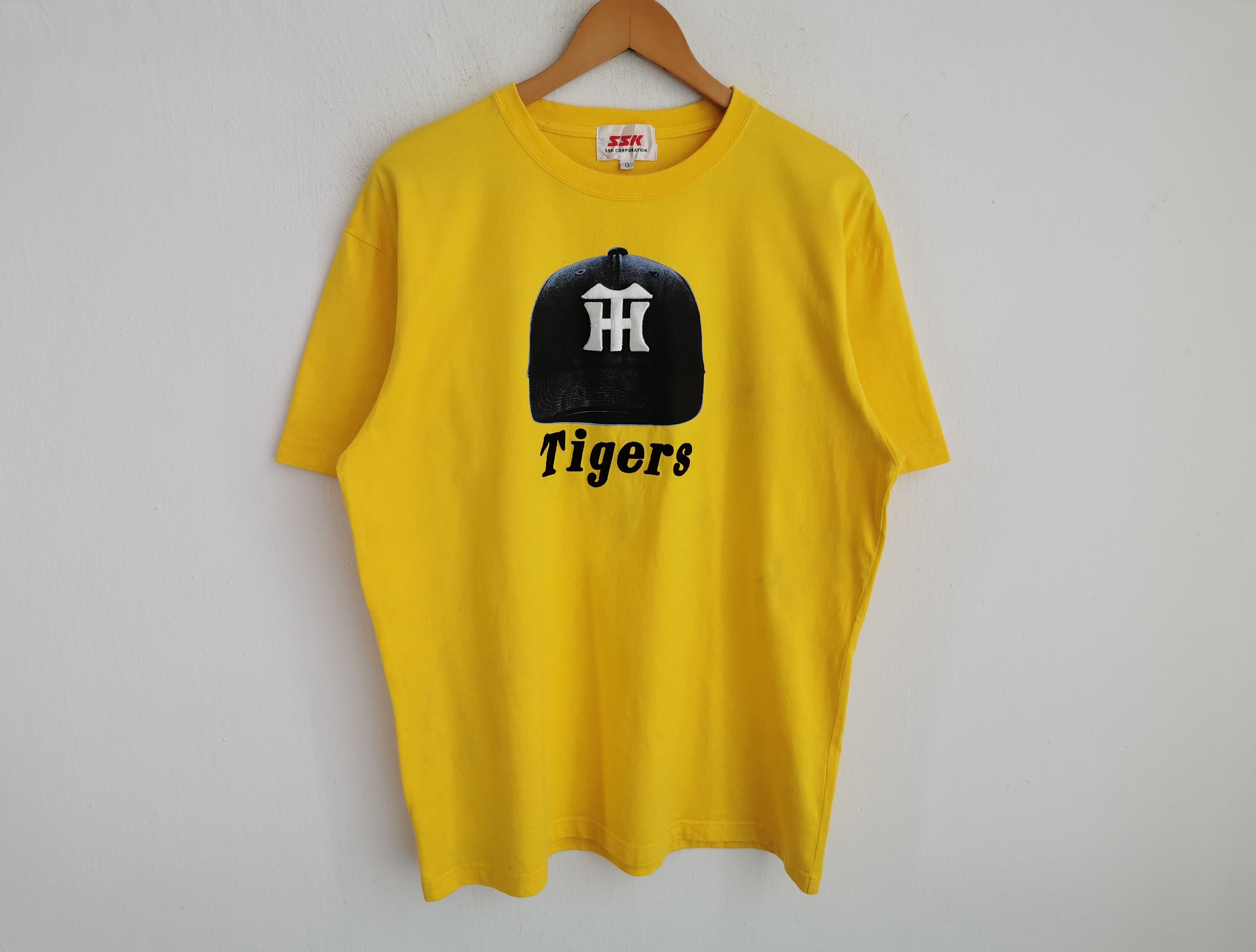 NEW SHARP SANGYO Japan NPB HANSHIN TIGERS Baseball Jersey MED WHITE/BLK  Stripe